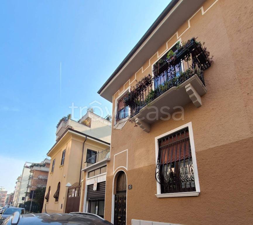casa indipendente in vendita a Milano in zona Città Studi