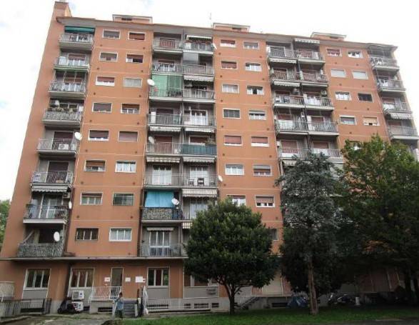 appartamento in vendita a Milano in zona Adriano