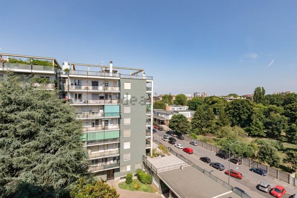 appartamento in vendita a Milano in zona Vigentino