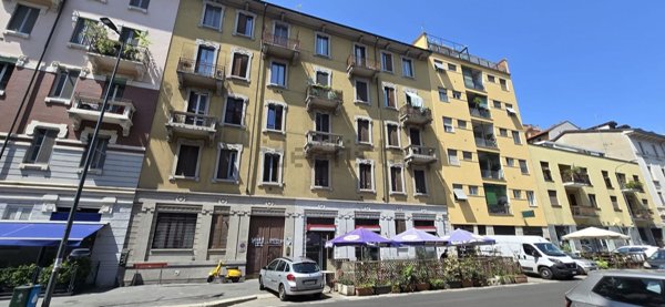 locale commerciale in vendita a Milano in zona Porta Genova