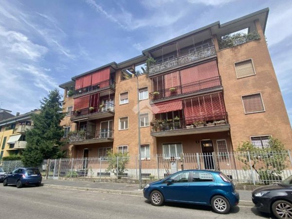 appartamento in vendita a Milano in zona Baggio