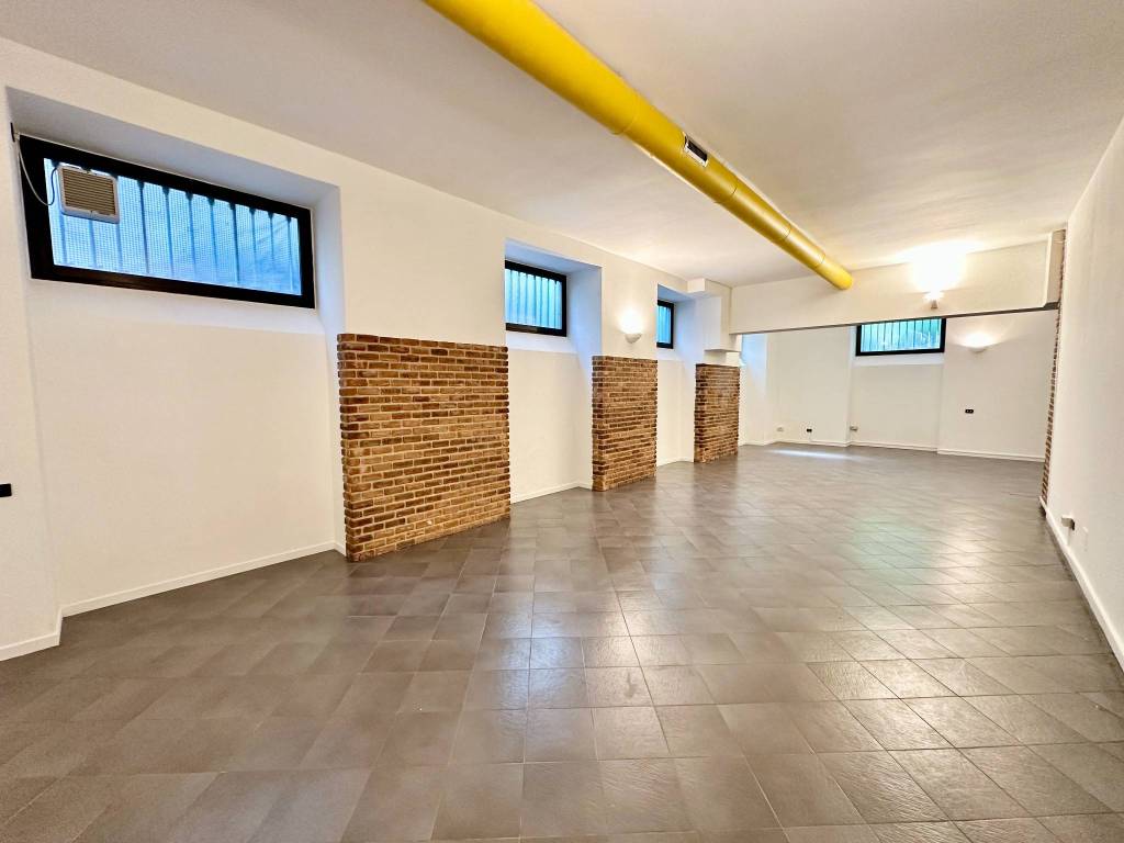 negozio in vendita a Milano