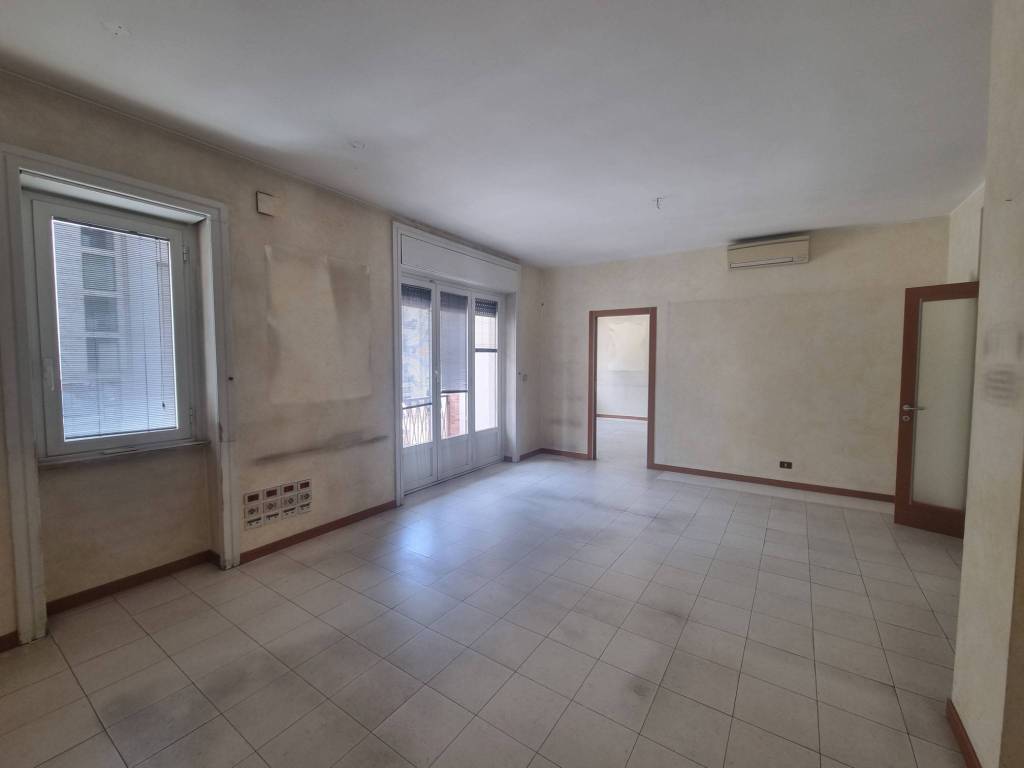 ufficio in vendita a Milano in zona Centro Direzionale