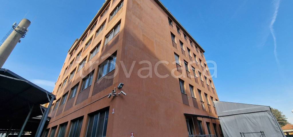 ufficio in vendita a Milano in zona Crescenzago
