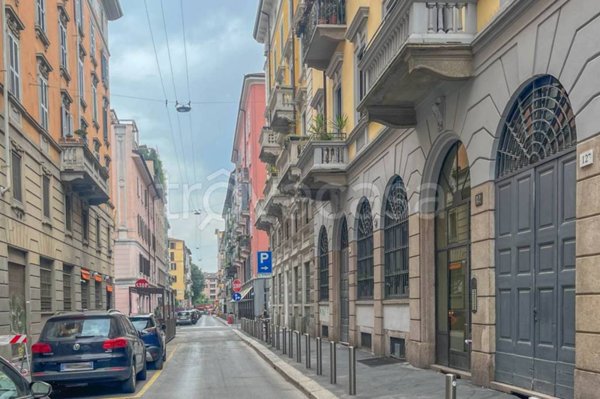 appartamento in vendita a Milano in zona Porta Genova