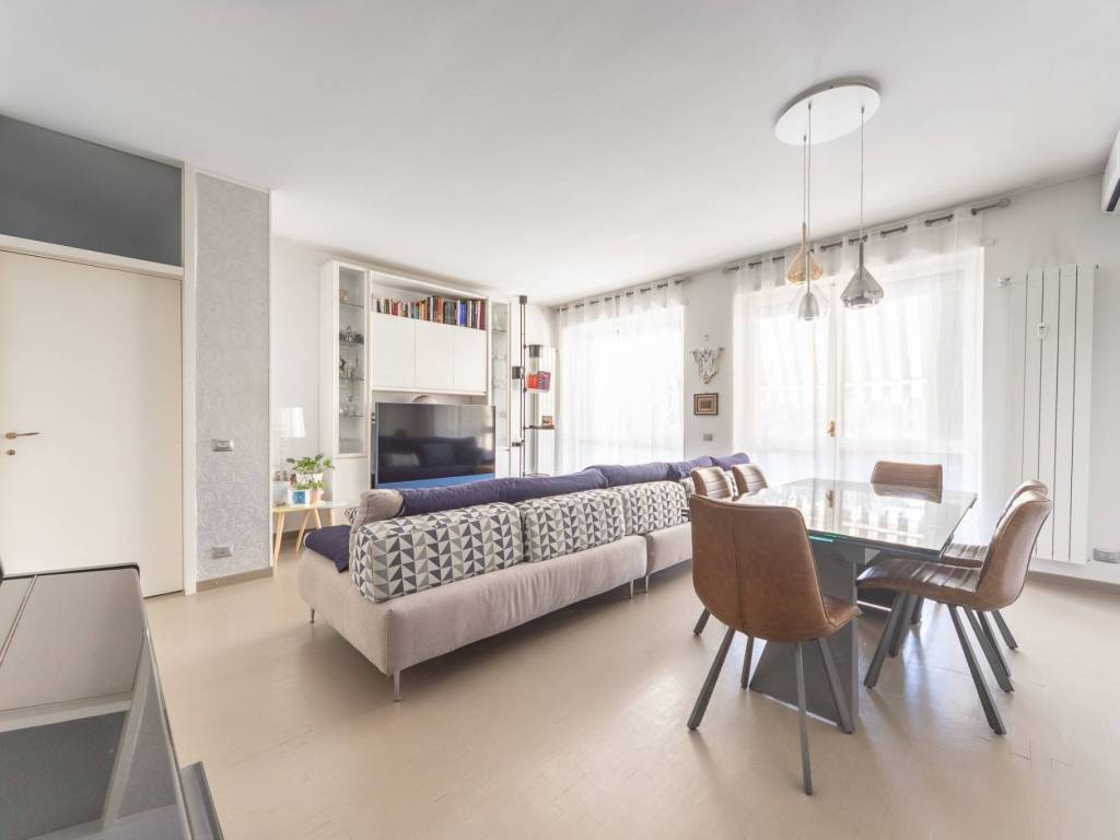 appartamento in vendita a Milano in zona Vigentino