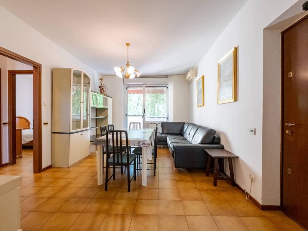 appartamento in vendita a Milano in zona Barona