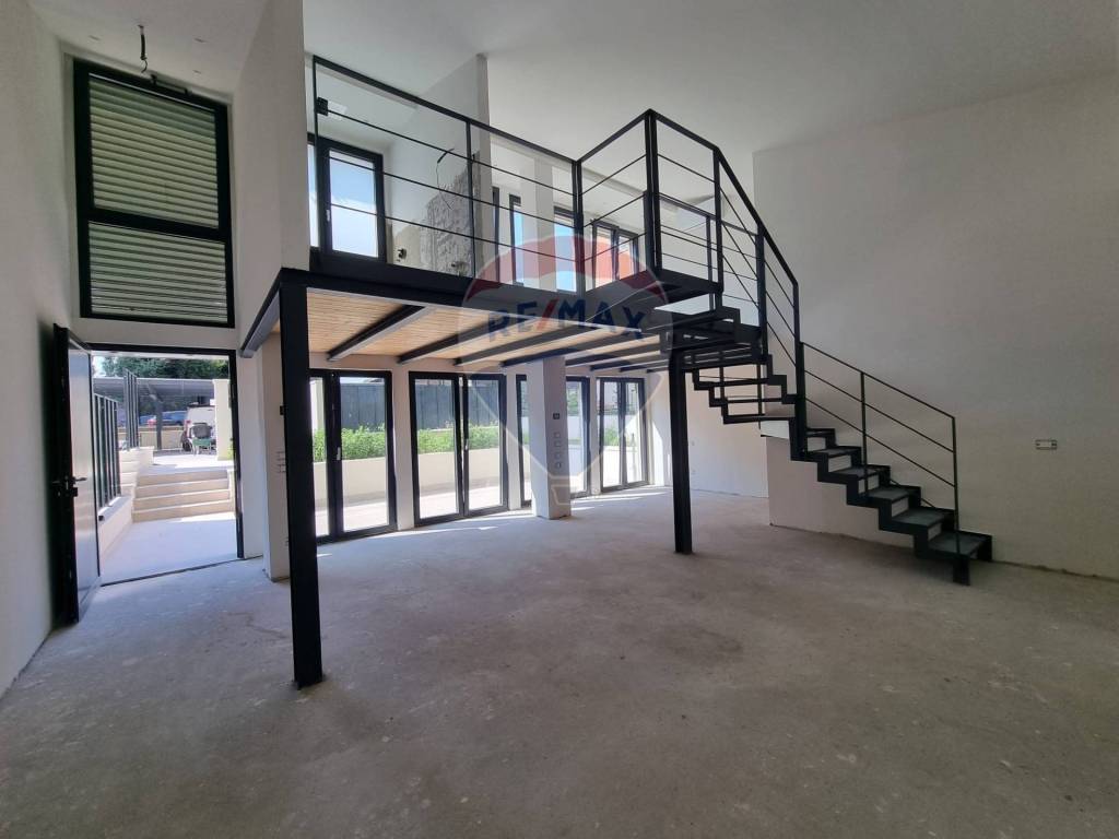 appartamento in vendita a Milano in zona Famagosta