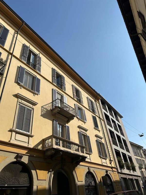 appartamento in vendita a Milano in zona Sant'Ambrogio