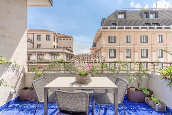 appartamento in vendita a Milano in zona Porta Nuova