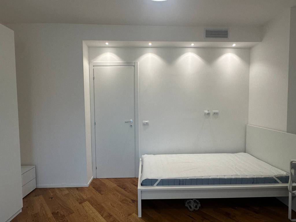 appartamento in vendita a Milano in zona Famagosta