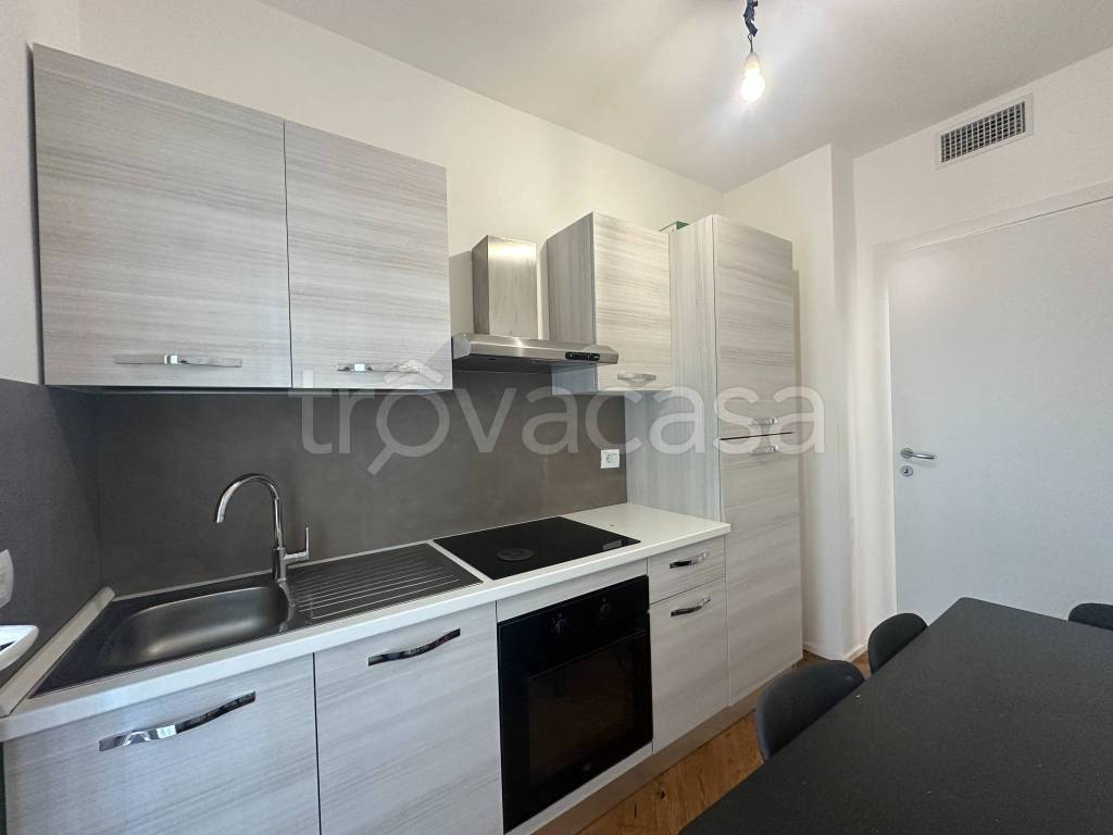 appartamento in vendita a Milano in zona Famagosta