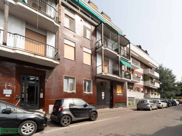 appartamento in vendita a Milano in zona Adriano