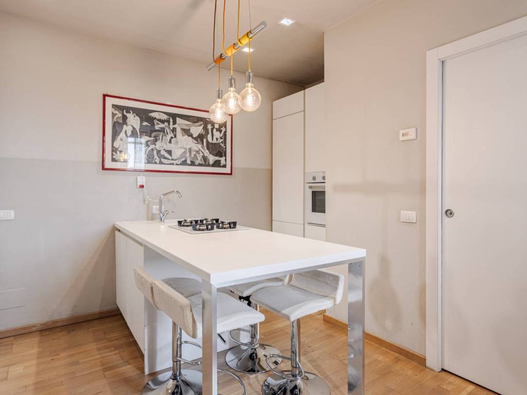 appartamento in vendita a Milano in zona Porta Vittoria