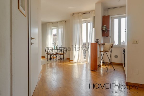 appartamento in vendita a Milano in zona Lorenteggio