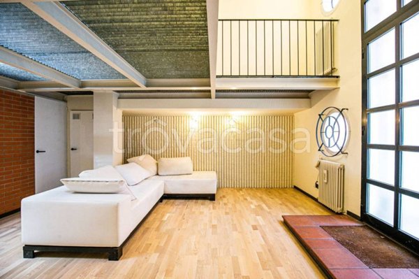 appartamento in vendita a Milano in zona Bocconi