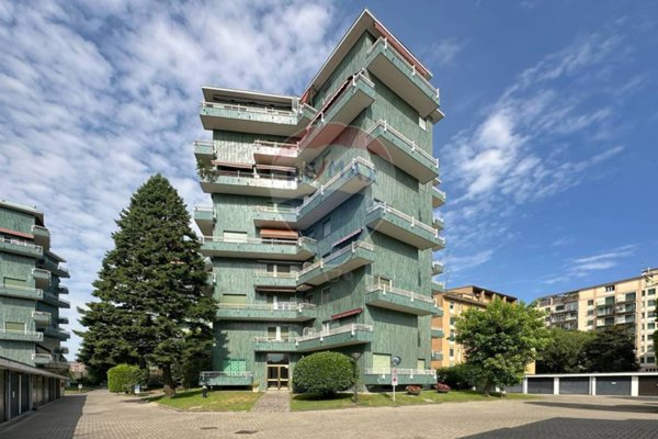 appartamento in vendita a Milano in zona Barona