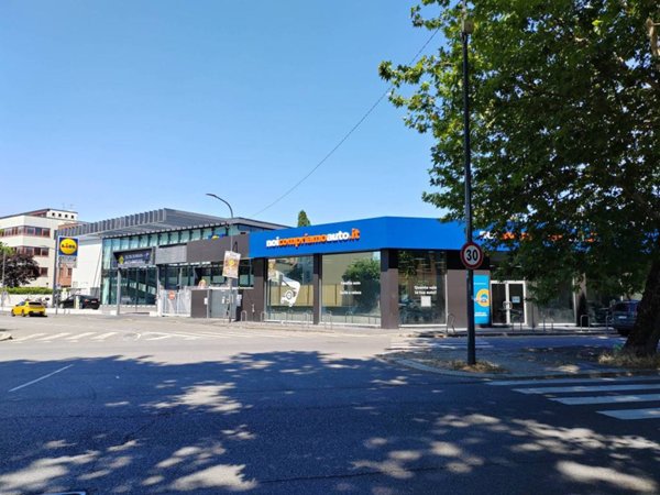 negozio in vendita a Milano