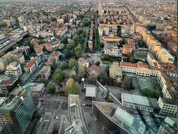 intera palazzina in vendita a Milano in zona Isola
