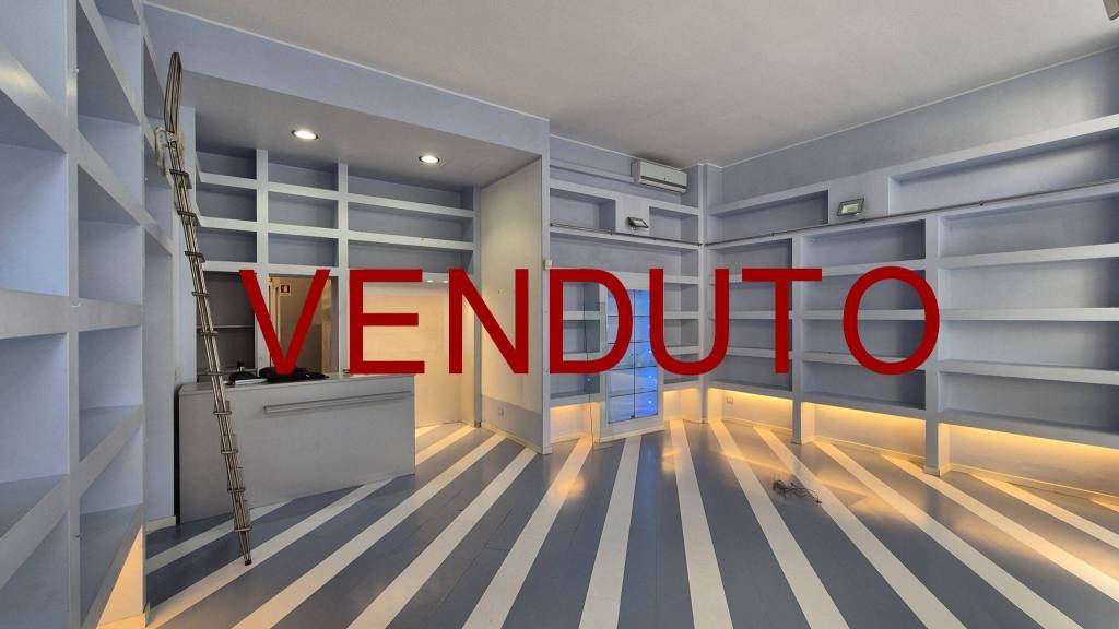 negozio in vendita a Milano