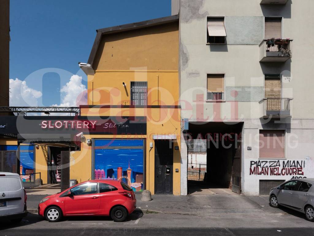 appartamento in vendita a Milano in zona Famagosta