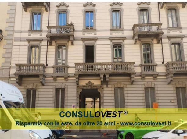 negozio in vendita a Milano in zona Cadorna