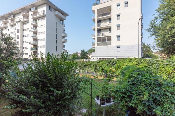 appartamento in vendita a Milano in zona Morsenchio