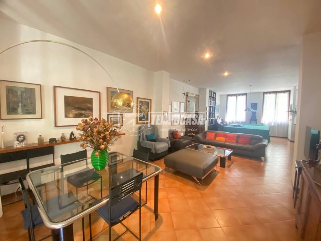 appartamento in vendita a Milano in zona Barona
