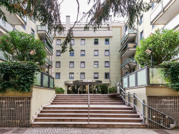 appartamento in vendita a Milano in zona Montalbino