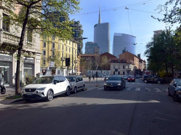 negozio in vendita a Milano in zona Isola