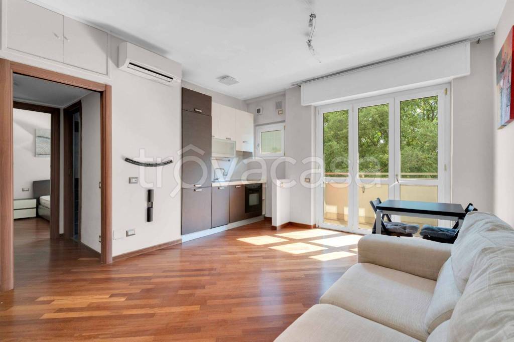 appartamento in vendita a Milano in zona Famagosta