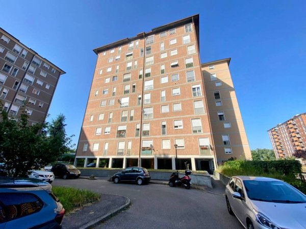 appartamento in vendita a Milano in zona Famagosta