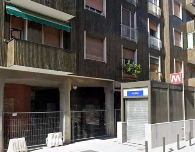 appartamento in vendita a Milano in zona Lorenteggio