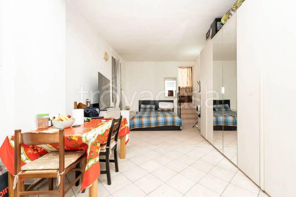 appartamento in vendita a Milano in zona Crescenzago