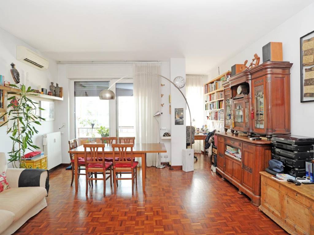 appartamento in vendita a Milano in zona Corvetto