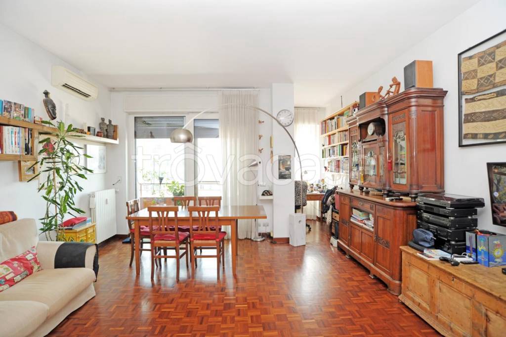 appartamento in vendita a Milano in zona Corvetto