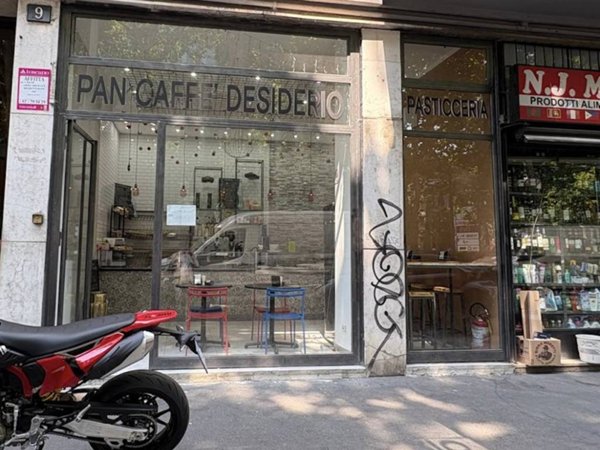 negozio in vendita a Milano in zona Porta Romana