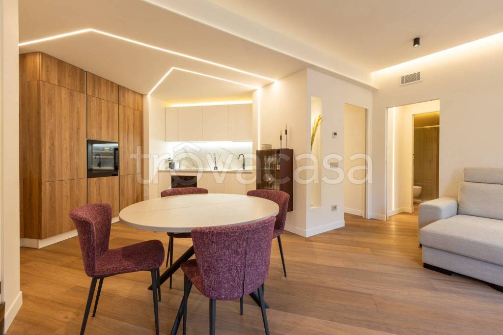 appartamento in vendita a Milano in zona Sempione