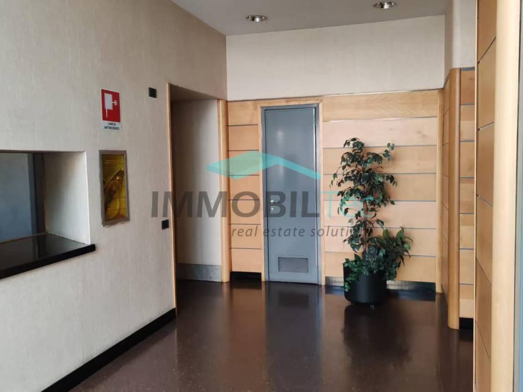 negozio in vendita a Milano in zona Isola