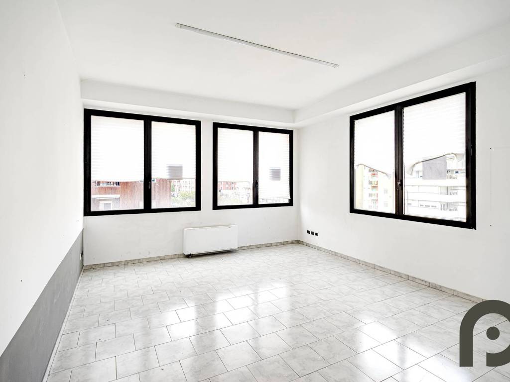 ufficio in vendita a Milano in zona Barona