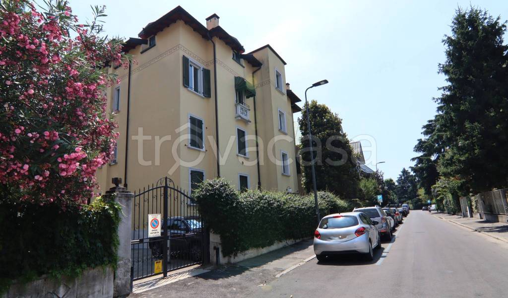appartamento in vendita a Milano in zona Maggiolina