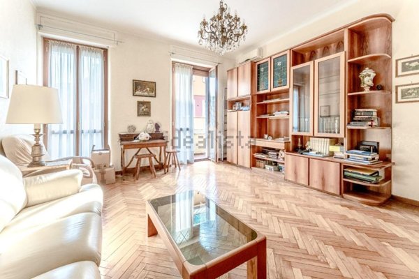 appartamento in vendita a Milano in zona Sempione
