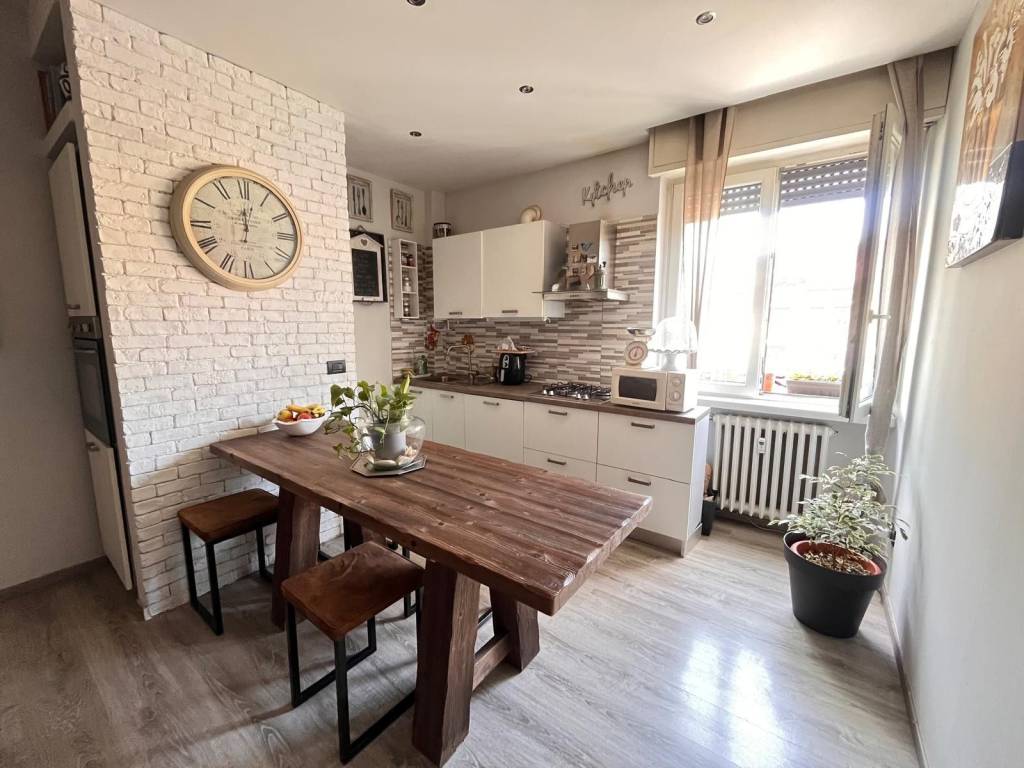 appartamento in vendita a Milano in zona Isola
