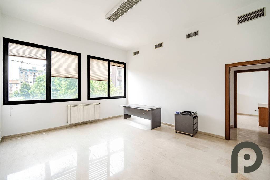 ufficio in vendita a Milano in zona Centro Storico