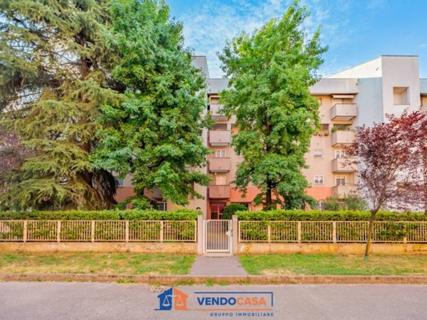 appartamento in vendita a Milano in zona Famagosta