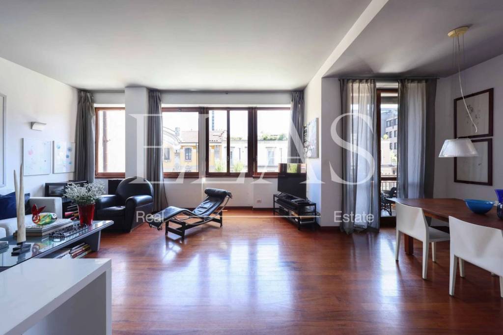 appartamento in vendita a Milano in zona Centro Direzionale