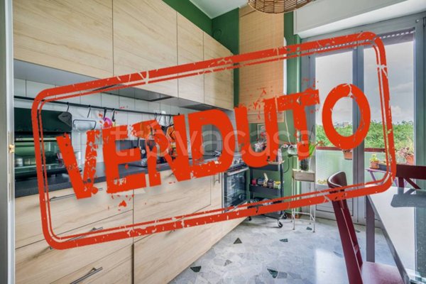appartamento in vendita a Milano in zona Vigentino