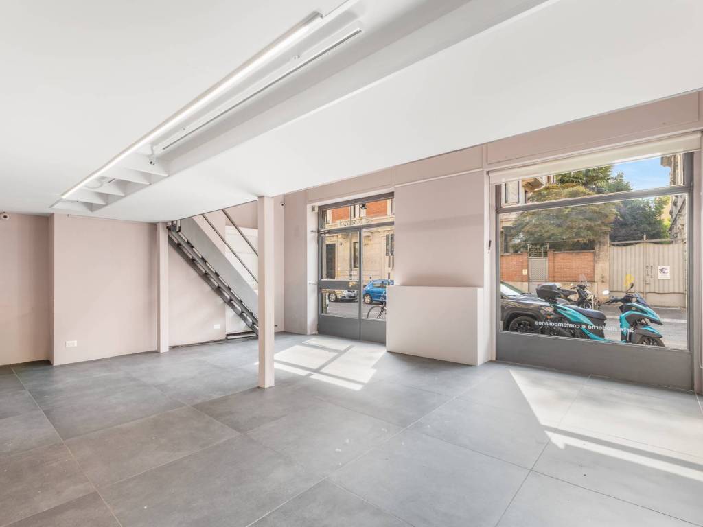 negozio in vendita a Milano in zona Centro Direzionale