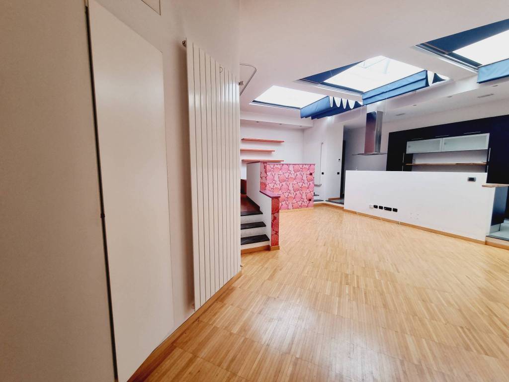 appartamento in vendita a Milano in zona Sempione