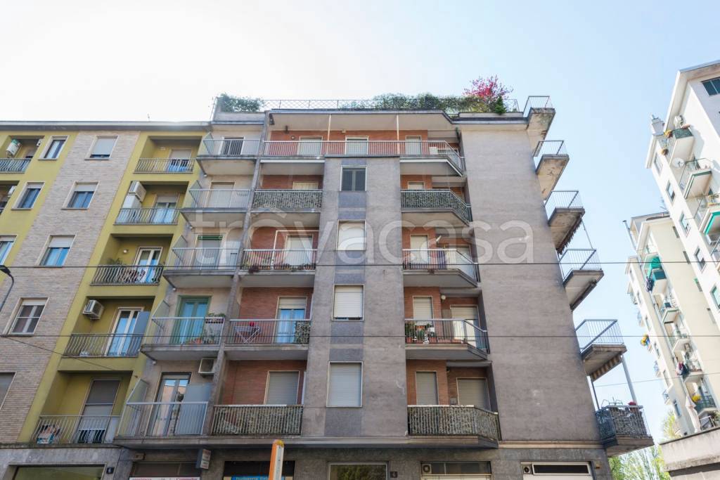 appartamento in vendita a Milano in zona Piazzale Lodi